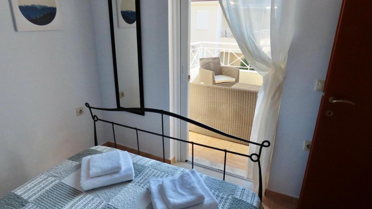 Phoebes Place At Kalamaki Court, 2 Bedroom Villa With A Shared Pool Εξωτερικό φωτογραφία