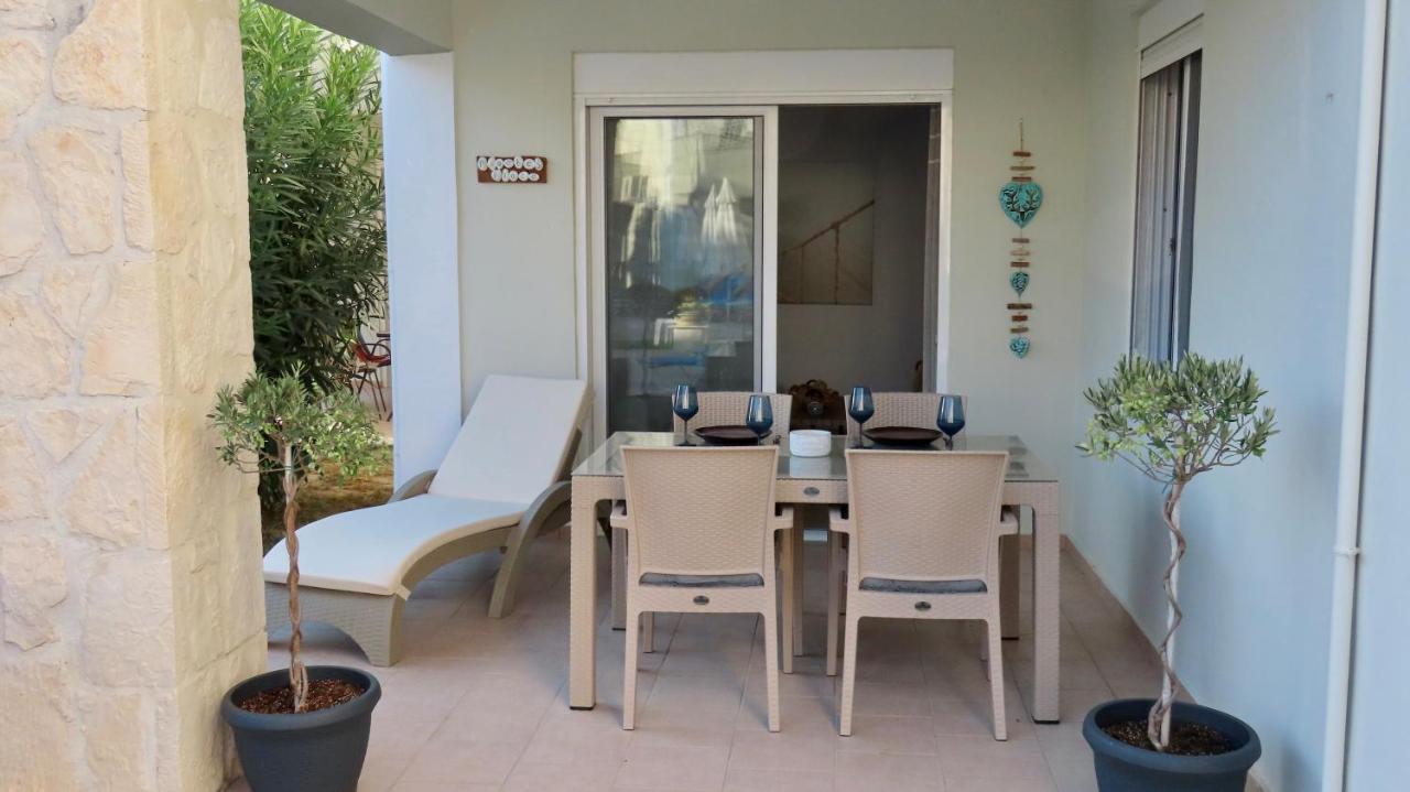 Phoebes Place At Kalamaki Court, 2 Bedroom Villa With A Shared Pool Εξωτερικό φωτογραφία
