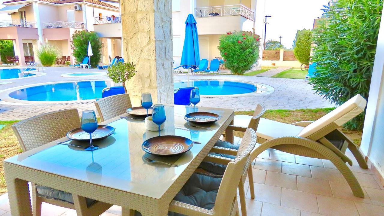 Phoebes Place At Kalamaki Court, 2 Bedroom Villa With A Shared Pool Εξωτερικό φωτογραφία